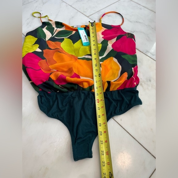 NWT GILLI, womens size large floral bodysuit drape front collar silky satin feel - Picture 4 of 5